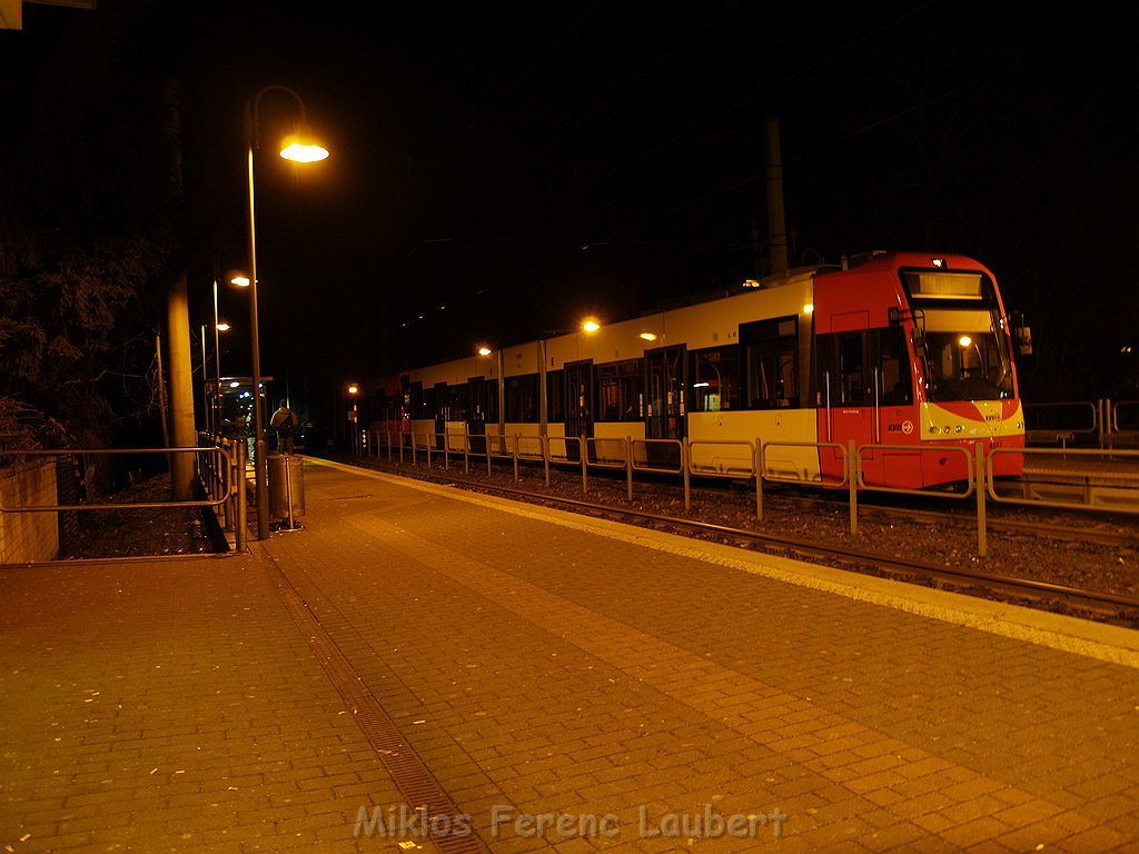KVB Bahn Koeln Ostheim Busbahnhof Franfurterstr entgleist  P03.JPG